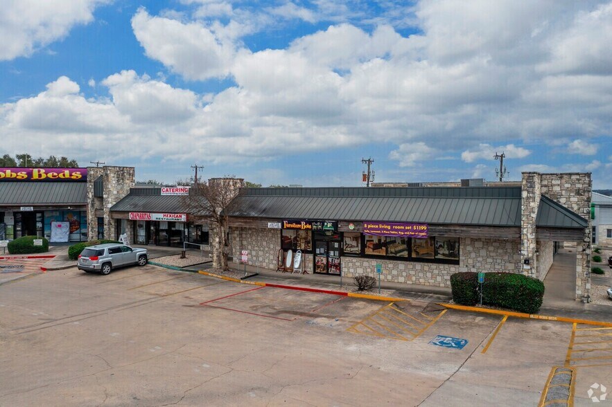 More Photos Of 7350 Tezel Rd, San Antonio Unknown For Lease