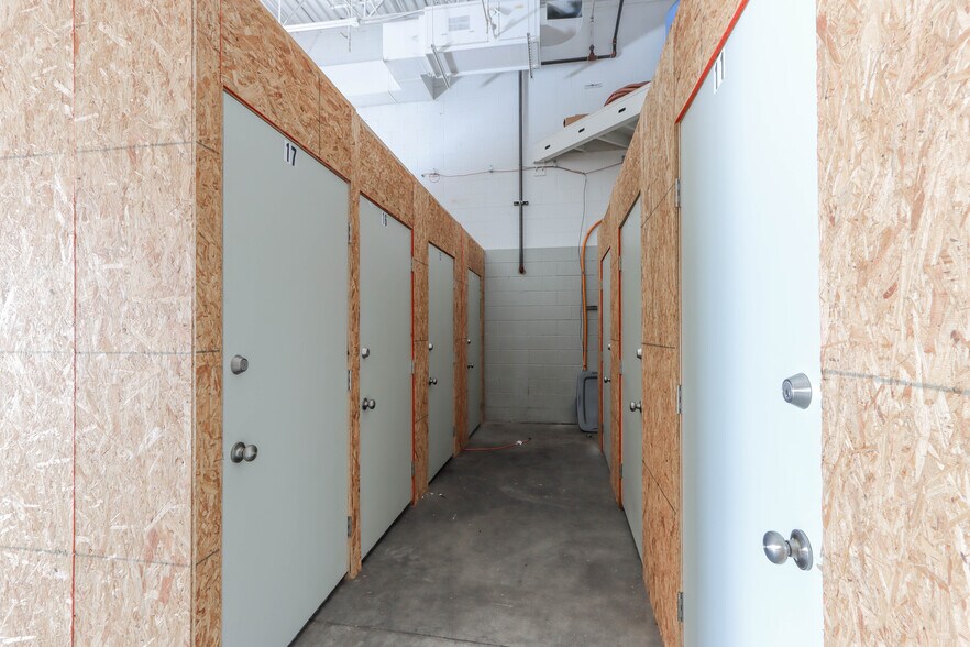 More Photos Of 1740 Park Ave, Plover Storefront Retail Office For Lease