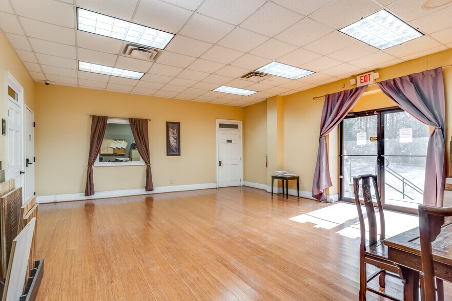 More Photos Of 520 Lovers Lane Rd, Calhoun Warehouse For Sale