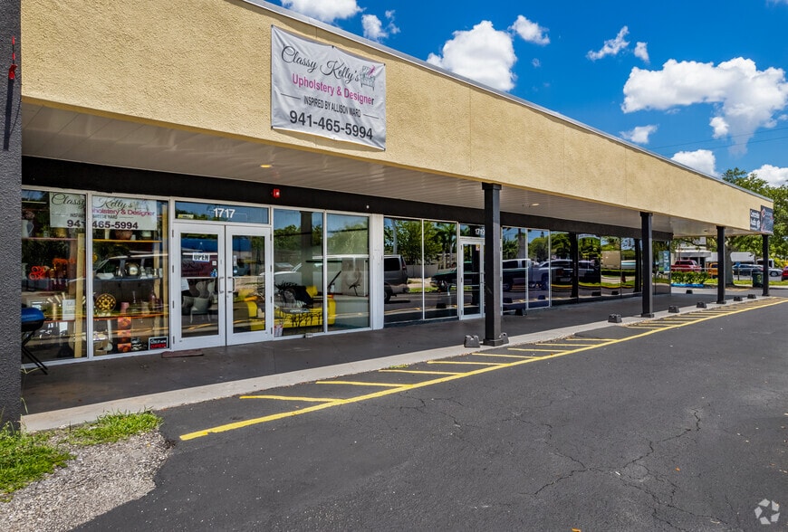 More Photos Of 1717-1721 9th St W, Bradenton Freestanding For Lease