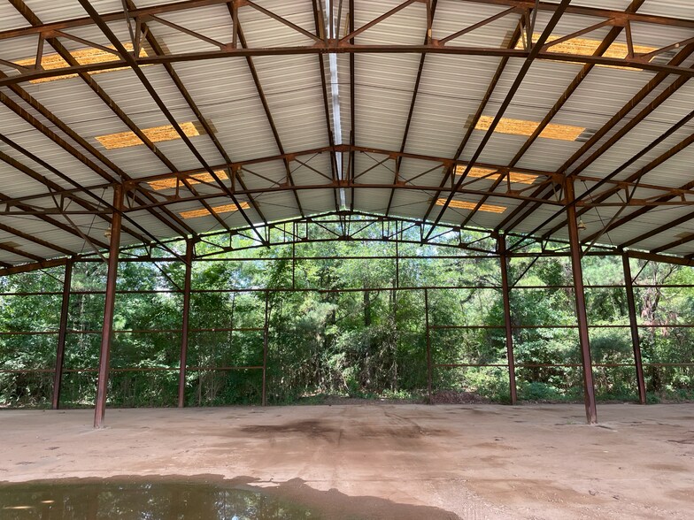 More Photos Of 413 S Eastman Rd, Longview Warehouse For Lease