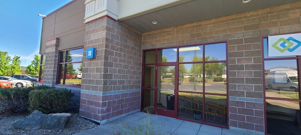 More Photos Of 336 SW Cyber Dr, Bend Loft Creative Space For Lease