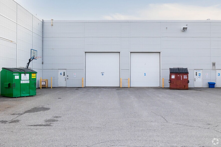 More Photos Of 9955 Rue De Châteauneuf, Brossard Office For Lease