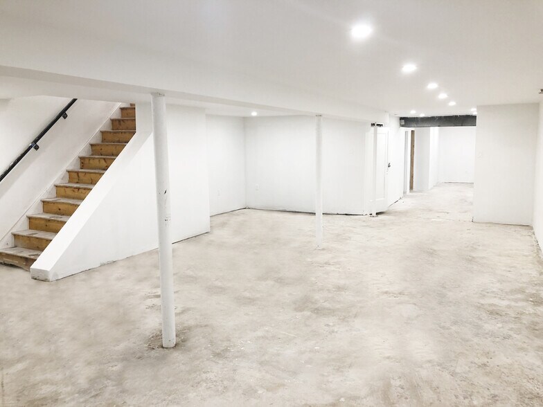 More Photos Of 100 Manhattan Ave, Brooklyn Storefront Retail Residential For Lease