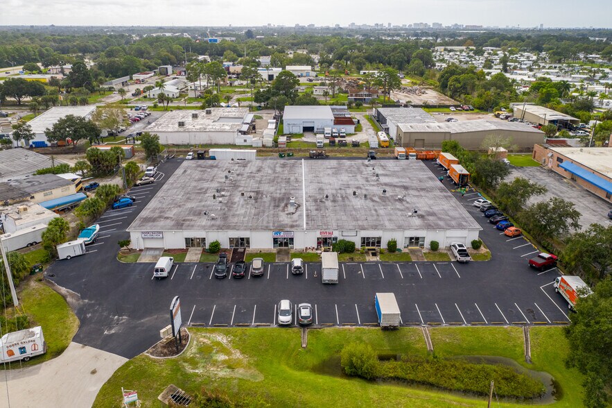 More Photos Of 1850-1890 University Pky, Sarasota Warehouse For Lease