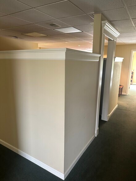 More Photos Of 708 McKnight Park Dr, Pittsburgh Office For Sale