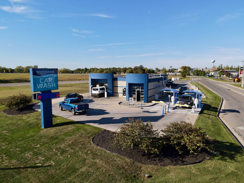 Primary Photo Of 360 N Willowbrook Rd, Coldwater Carwash For Sale