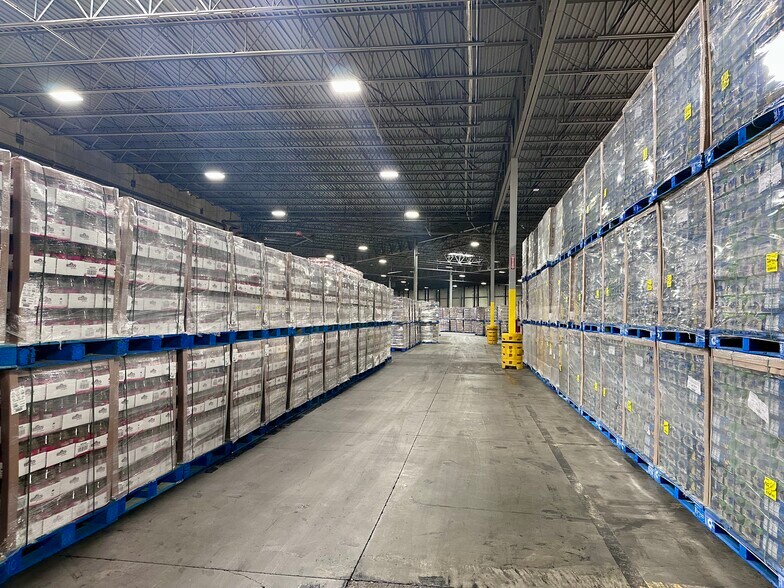 More Photos Of 1629 World Trade Center Loop, Laredo Distribution For Lease