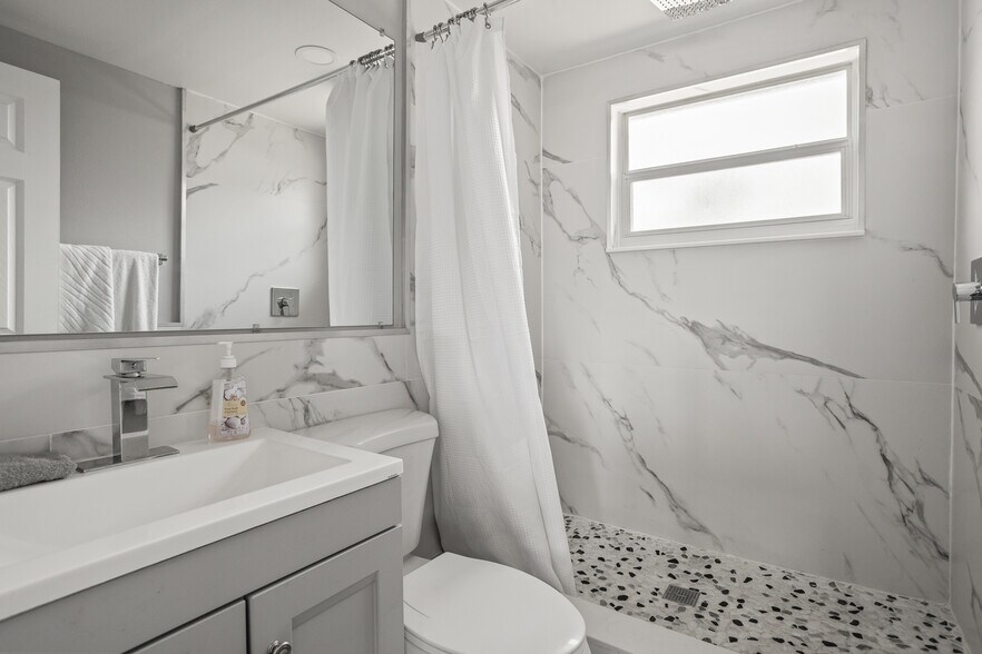 More Photos Of 8820 Rocky Creek Dr, Tampa Apartments For Sale