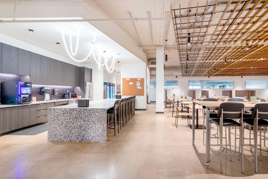 More Photos Of 500 Taylor St, Fort Worth Office For Lease