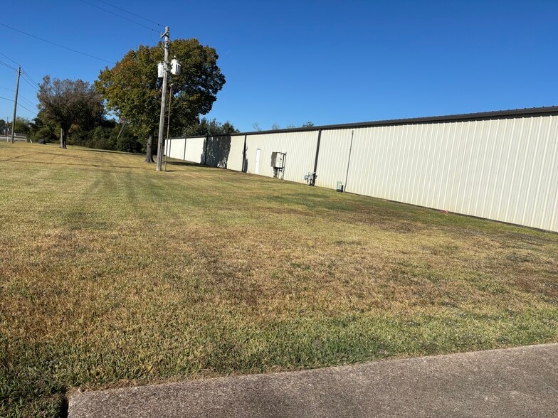 More Photos Of 4181 Magnolia St, Pearland Manufacturing For Lease
