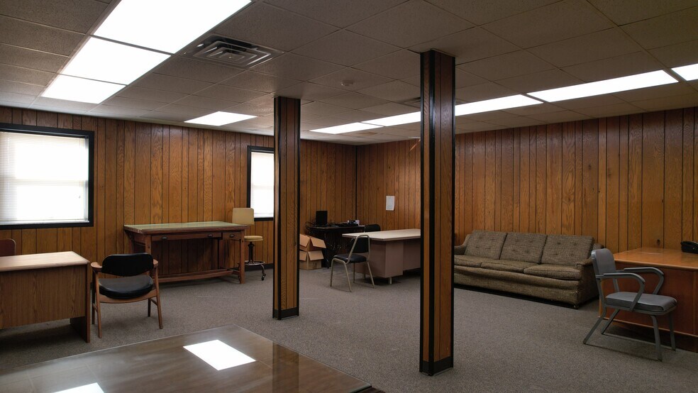 More Photos Of 5034 Lafayette Rd, Indianapolis Warehouse For Lease