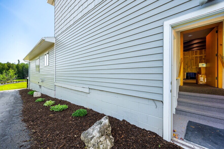 More Photos Of 4084 Main St, Fish Creek Freestanding For Sale