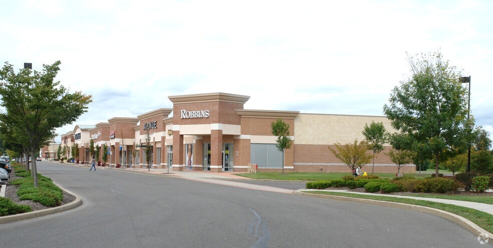 More Photos Of 130 Marketplace Blvd, Hamilton Unknown For Lease