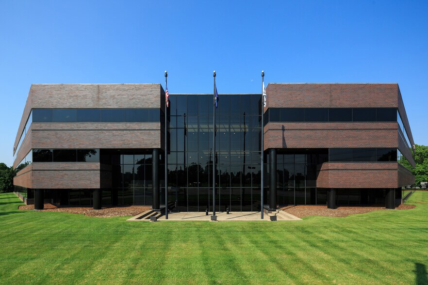 Primary Photo Of 9100 Shelbyville Rd, Louisville Office For Lease