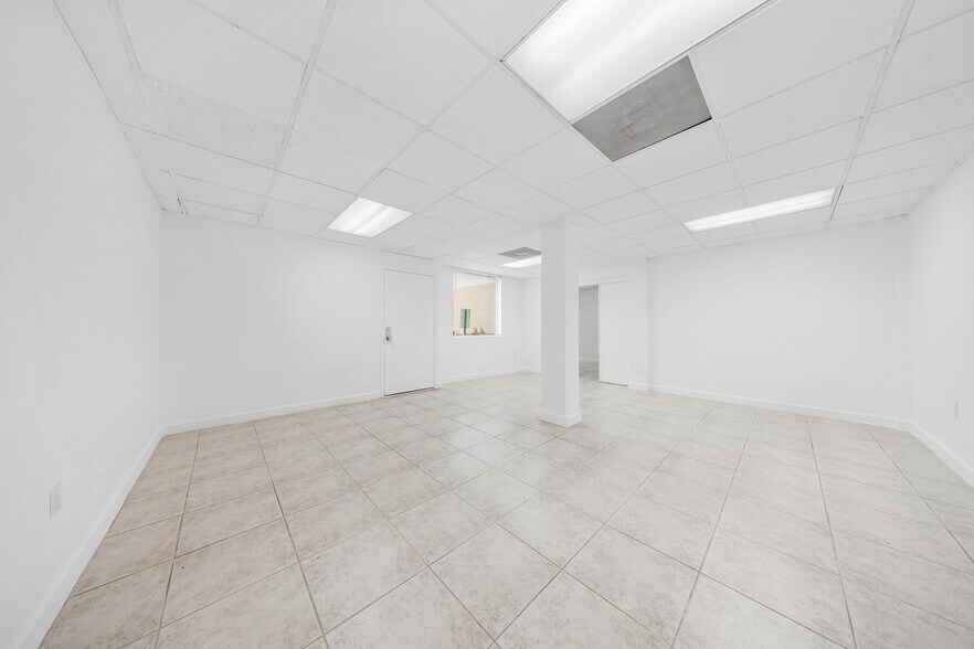 More Photos Of 7452-7466 SW 48th St, Miami Warehouse For Sale
