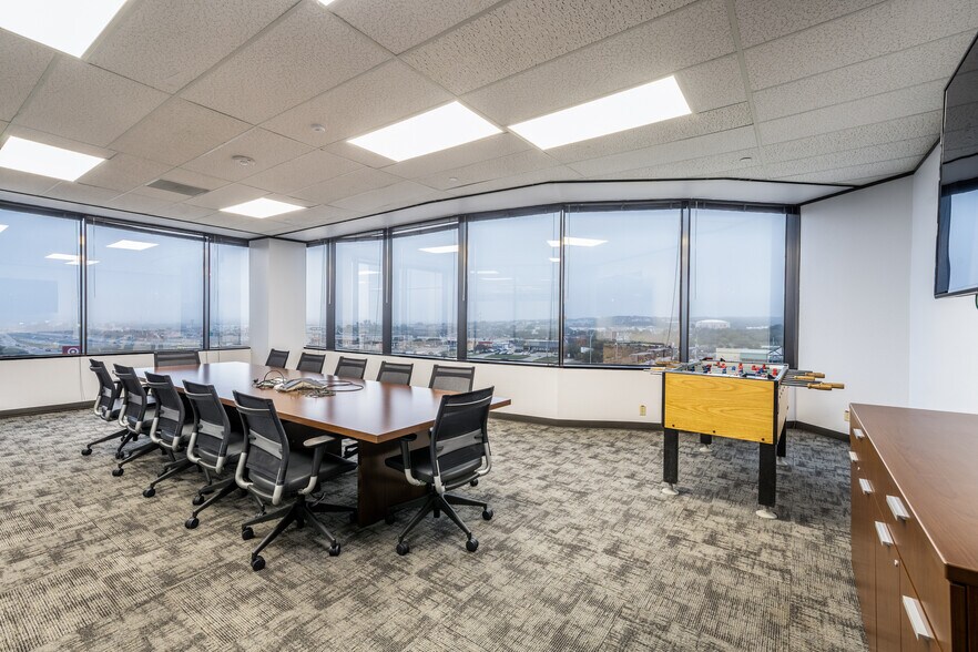 More Photos Of 13750 San Pedro Ave, San Antonio Coworking Space