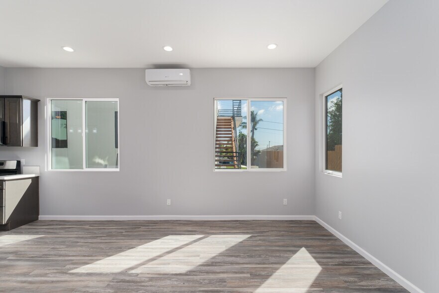 More Photos Of 6728 Thomson Ct, San Diego Apartments For Sale