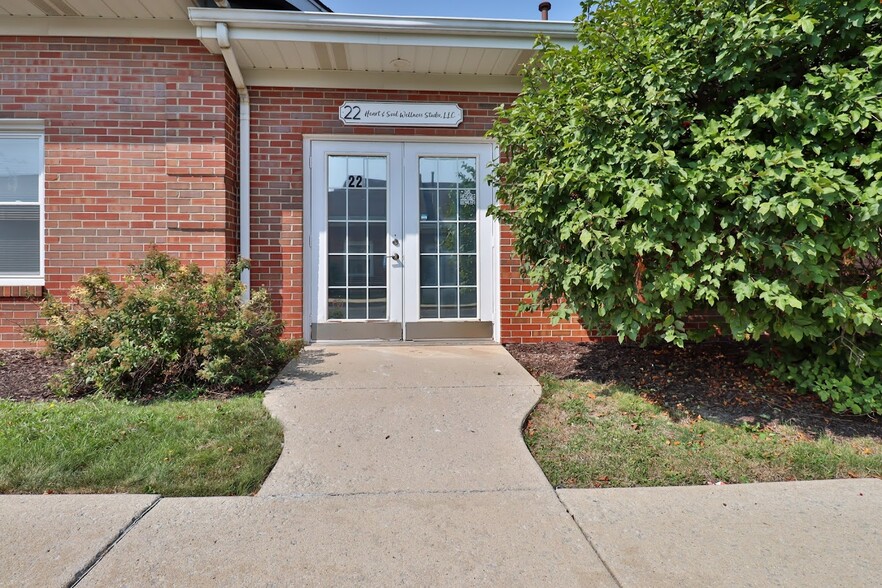 Primary Photo Of 4721 Midlothian Tpke, Crestwood Office For Lease