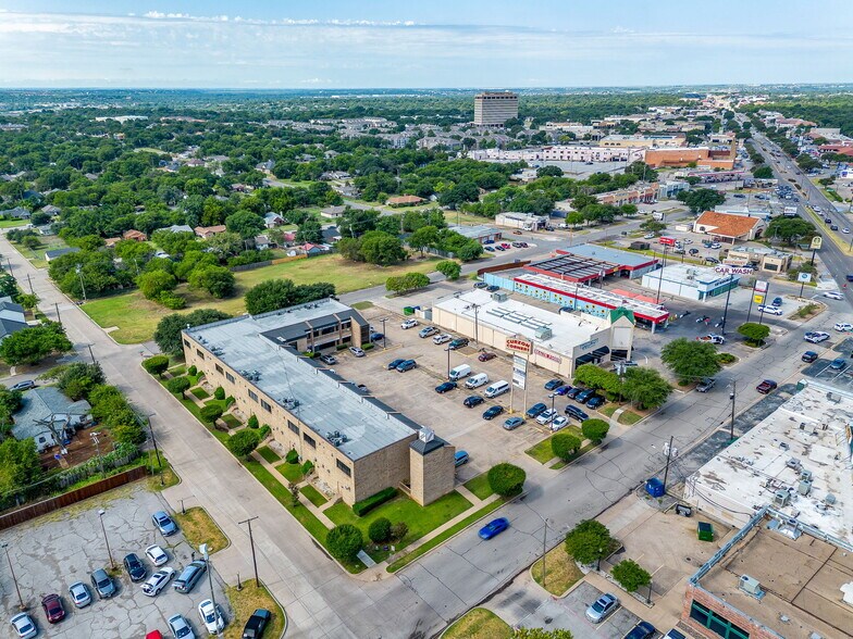 More Photos Of 5801 Curzon Ave, Fort Worth General Retail For Lease