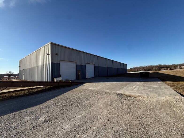 More Photos Of 1202 Industrial Dr, Warsaw Industrial For Sale