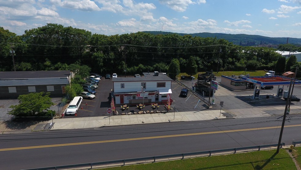 More Photos Of 1130 Pembroke Rd, Bethlehem Storefront Retail Residential For Lease