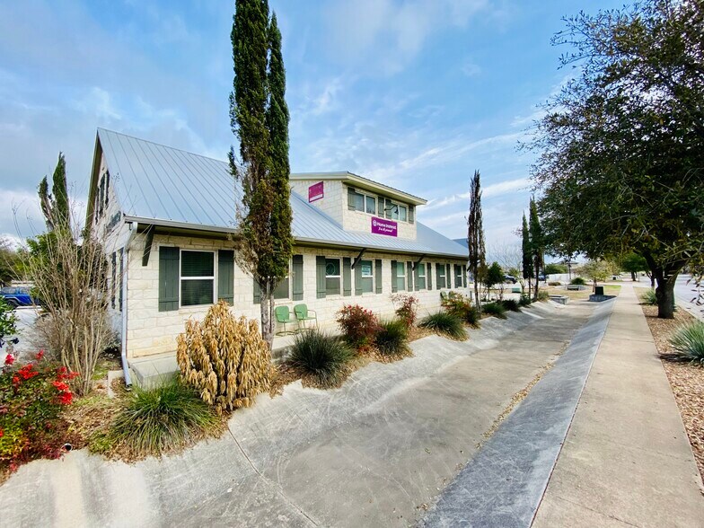 More Photos Of 910 Gruene Rd, New Braunfels Medical For Lease