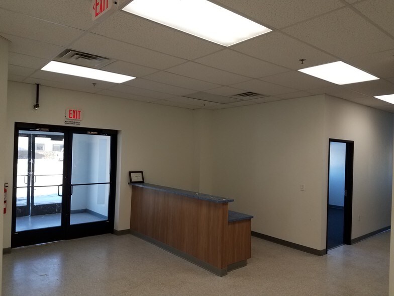 More Photos Of 603 Well St, Williston Warehouse For Sale