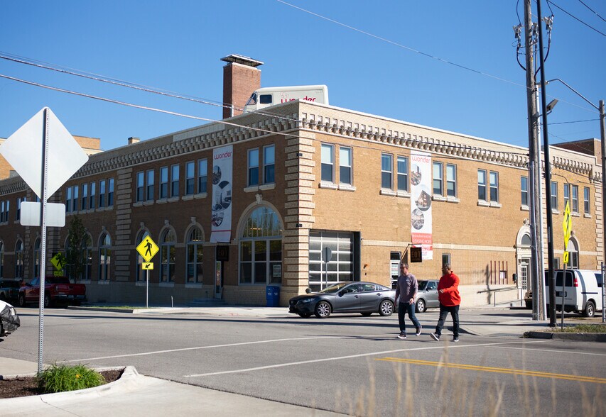 More Photos Of 1106 E 30th St, Kansas City Storefront Retail Office For Lease