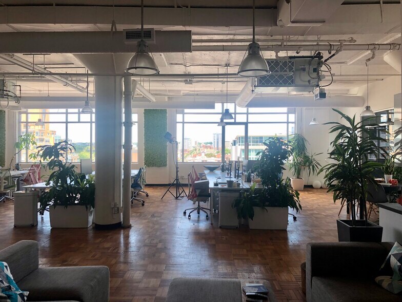 More Photos Of 119 Spadina Ave, Toronto Loft Creative Space For Lease