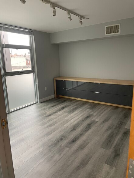 More Photos Of 2332 Cotner Ave, Los Angeles Loft Creative Space For Lease
