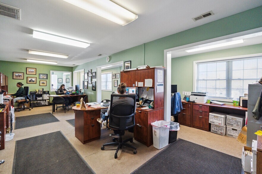 More Photos Of 9932 Seminole Trl, Ruckersville Auto Dealership For Sale