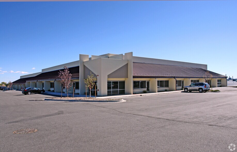 More Photos Of 802-886 E 78th Ave, Denver Warehouse For Sale