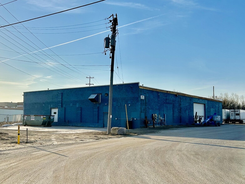Primary Photo Of 351 N Green Bay Rd, Neenah Warehouse For Sale