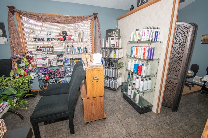 More Photos Of 3861 Main St, Mineral Ridge Office For Sale
