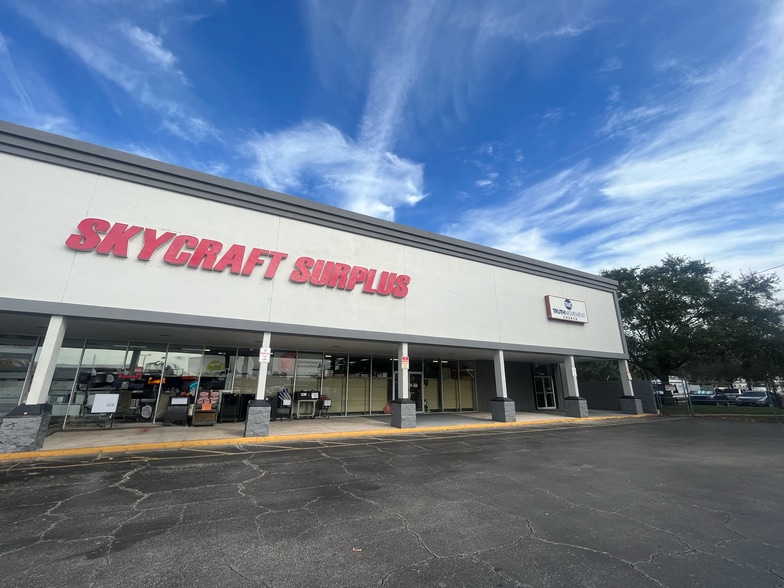 More Photos Of 5011-5287 Edgewater Dr, Orlando Unknown For Lease