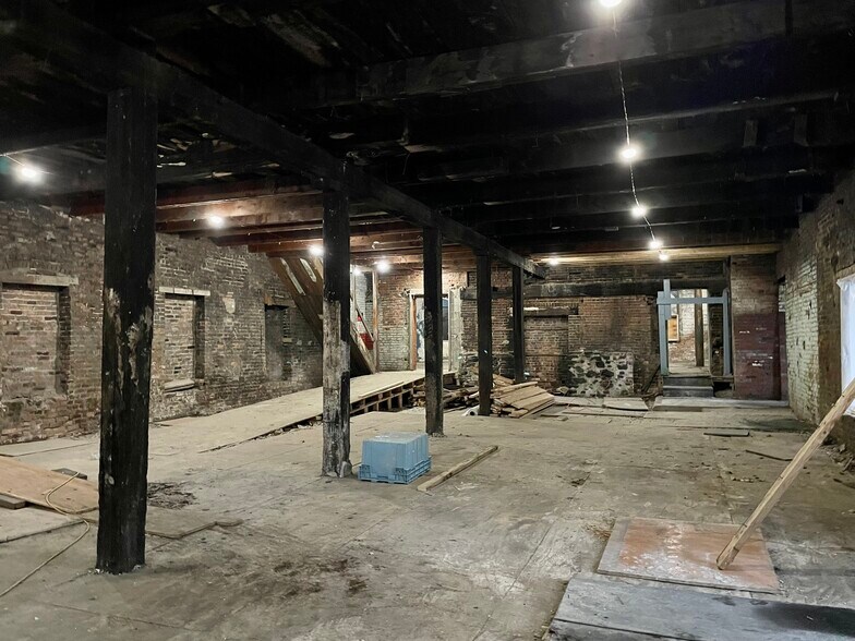 More Photos Of 285 Second St, Troy Warehouse For Lease