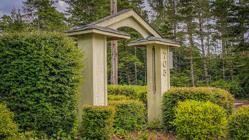 More Photos Of 705 9th St, Florence Medical For Lease