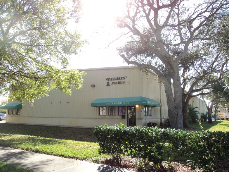 More Photos Of 3101-3215 Aviation Blvd, Vero Beach Warehouse For Lease