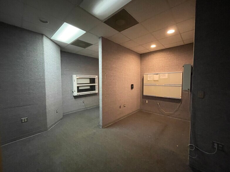 More Photos Of 11335 Pembrooke Sq, Waldorf Medical For Sale