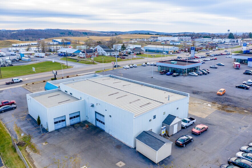 More Photos Of 2675 S Main St, Harrisonburg Auto Dealership For Lease