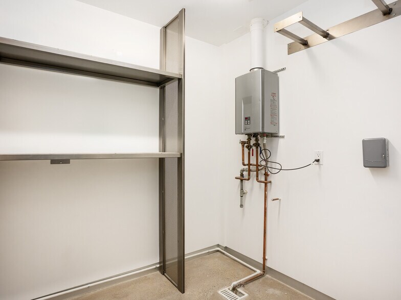 More Photos Of 215-237 California St, El Segundo Loft Creative Space For Sale