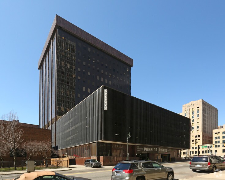 More Photos Of 333 W Fort St, Detroit Office For Lease