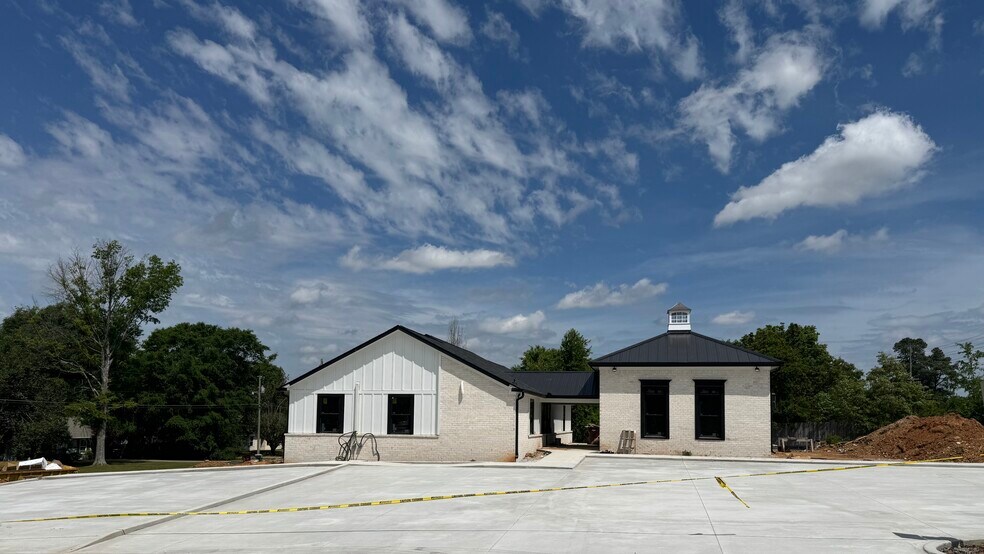 More Photos Of 12418 County Line Rd, Madison Office For Lease