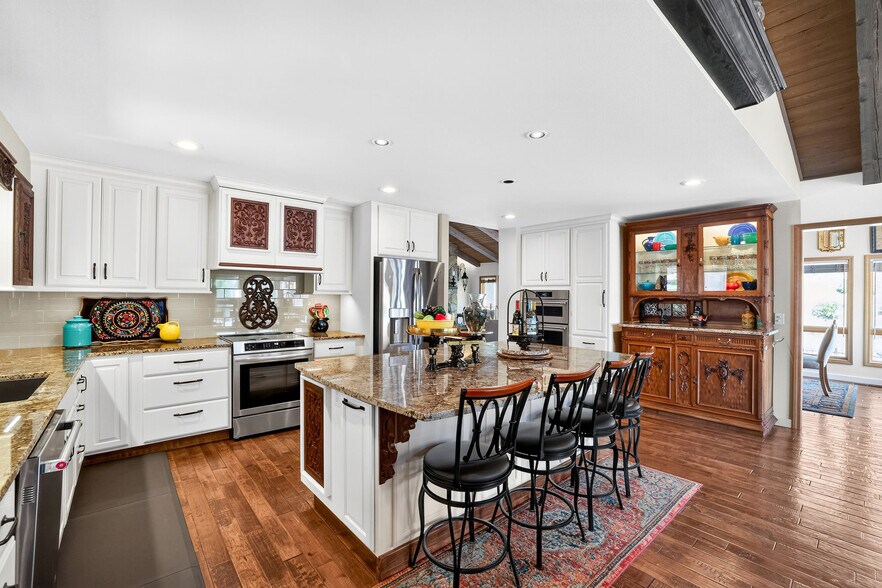 More Photos Of 420-422 Main Street St, Riggins Specialty For Sale