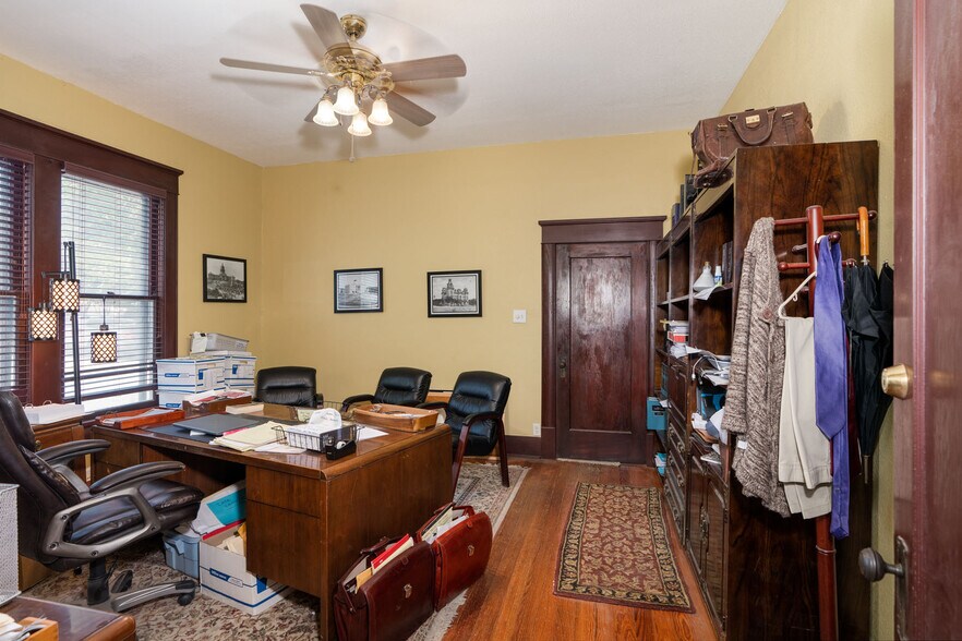 More Photos Of 806 W 11th St, Austin Office Residential For Lease