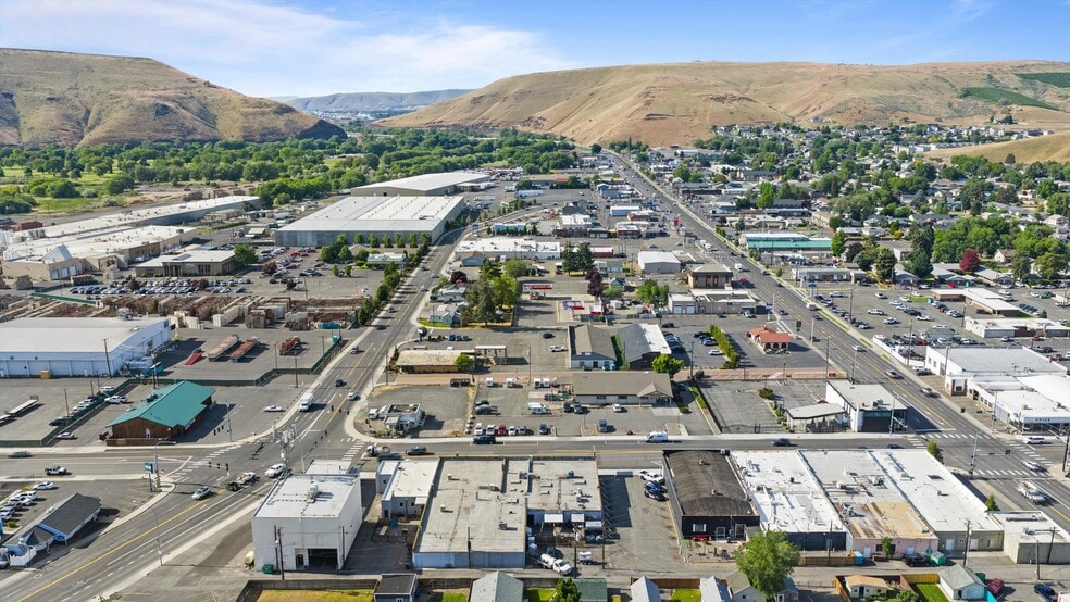 More Photos Of 121 Naches ave, Selah Storefront For Sale