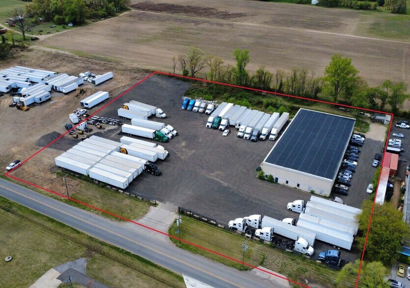 More Photos Of 800 Mount Holly Rd, Beverly Warehouse For Lease
