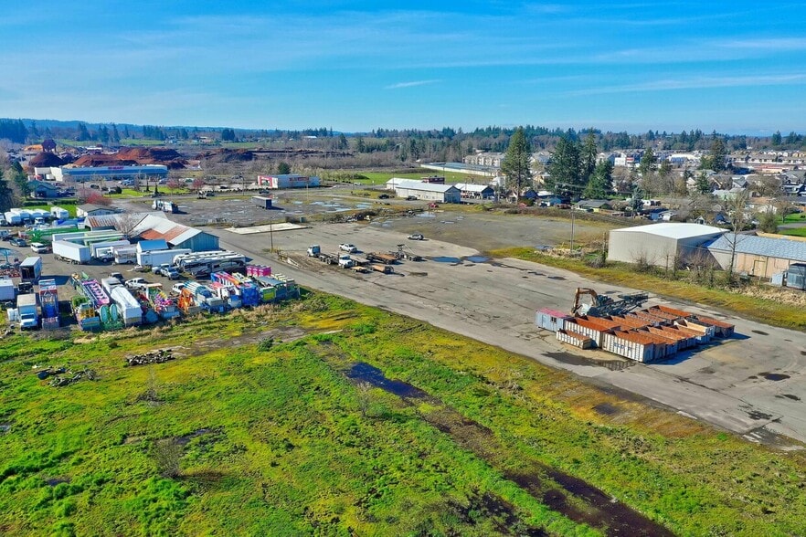 More Photos Of 535 W Main St, Molalla Warehouse For Lease