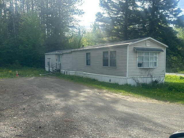 More Photos Of 3 1st St, Houlton Manufactured Housing Mobile Home Park For Sale